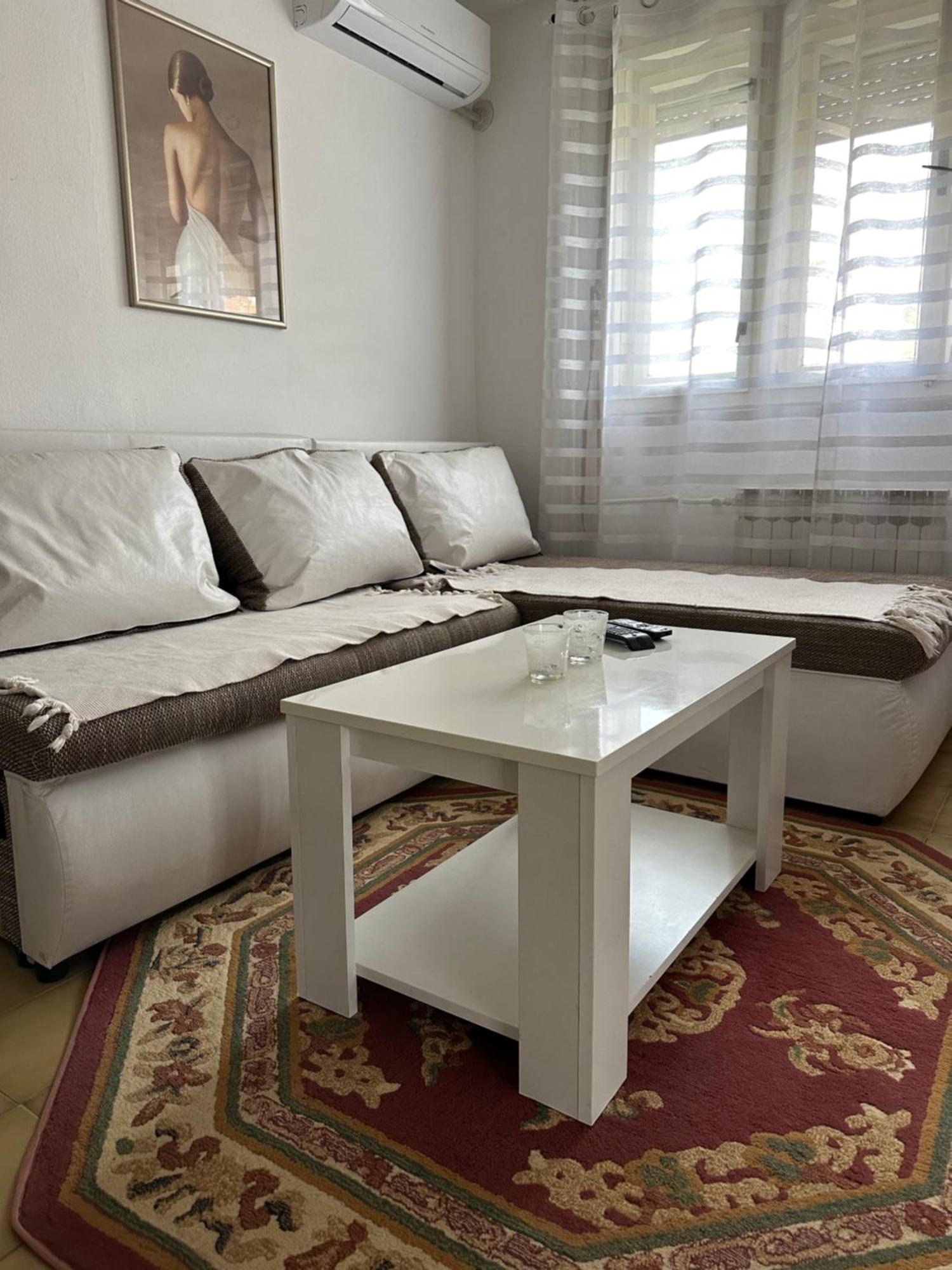 Day & Night Apartment Ćuprija 외부 사진